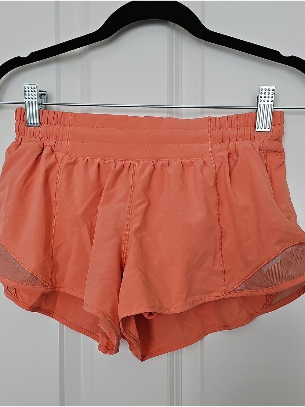 389. Lululemon Hotty Hots Shorts - Picture 2 of 7